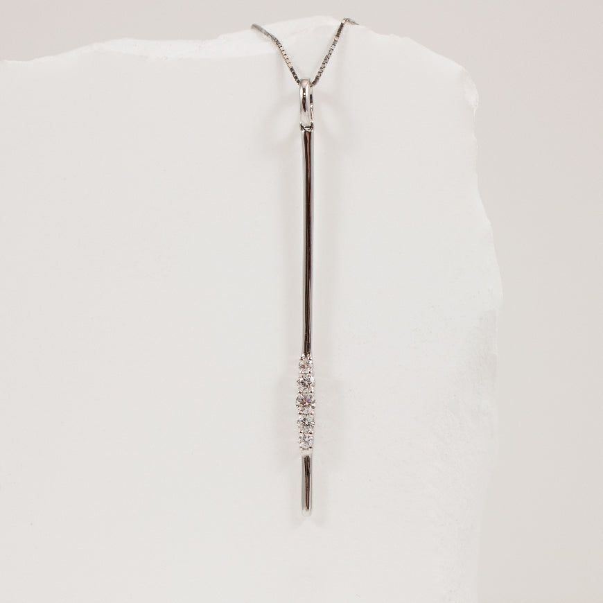 14KW Diamond Accented Bar Necklace
14K White Gold Natural Diamond Necklace
0.20 Total Natural Diamond Weight I1-SI2 Clarity, GH Colour
Chain Length 18'