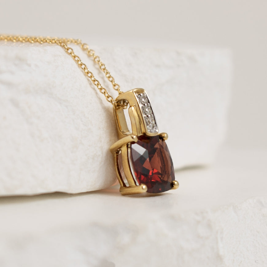 10KY Garnet & Diamond Necklace