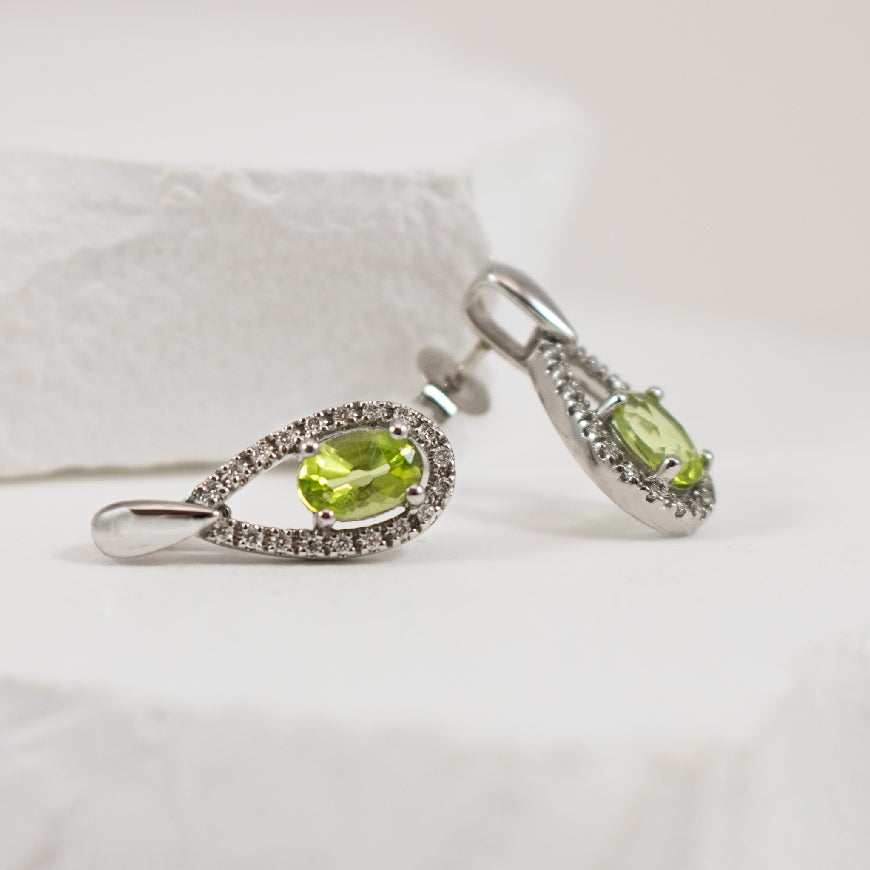 10K WHITE GOLD PERIDOT & DIAMOND EARRINGS
0.14TDW