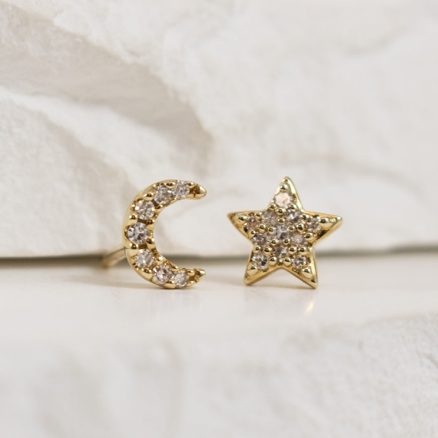 10KY Petite Diamond Moon & Star Earrings
10K Yellow Gold Natural Diamond Moon & Star Earrings
0.10 Total Natural Diamond Weight
Earring Closure Post with Butterfly Back