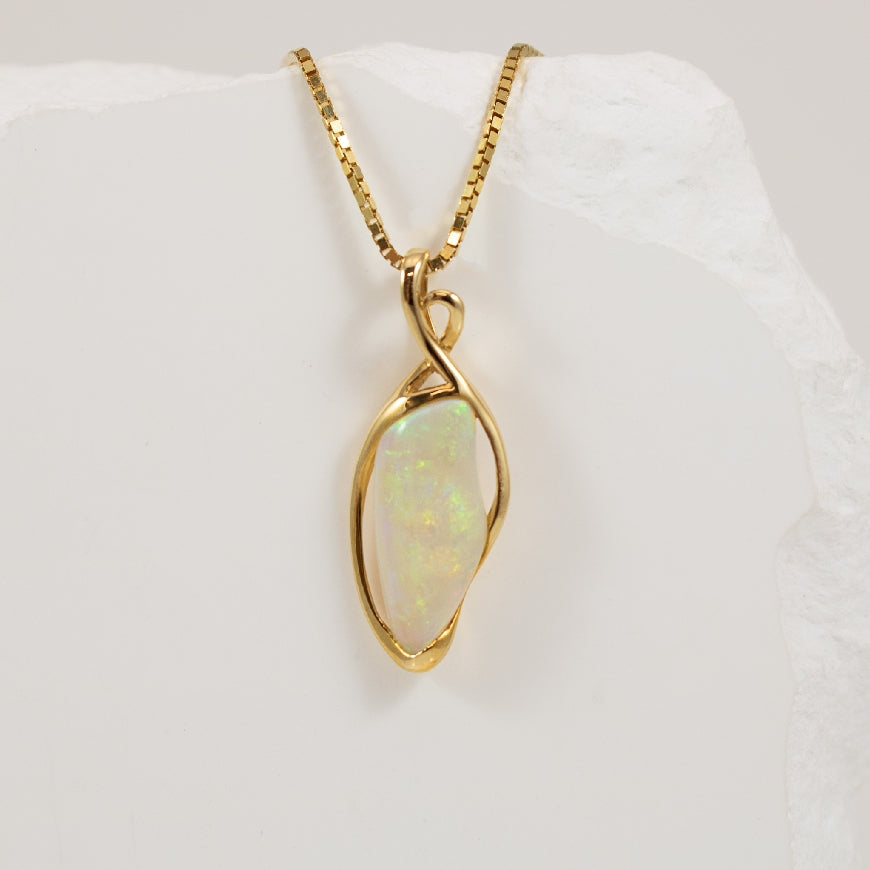 18KY Wrapped Bezel Opal Freeform Pendant
18K Yellow Opal Freeform Pendant