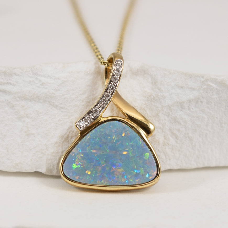 14KY Opal & Diamond Accented Necklace
14K Yellow Gold Opal & Diamond Accented Necklace
2.98 Carat of Opal
0.04 Total Natural Diamond Weight
Chain Length 18'