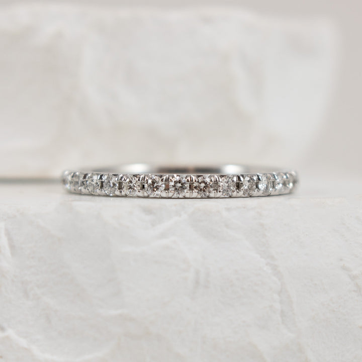 14KW 0.25CT Straight Diamond Band                 
14K White Gold Natural Diamond Band
0.25 Total Natural Diamond Weight of I1 Clarity, GHI Colour 
Finger Size 6.5