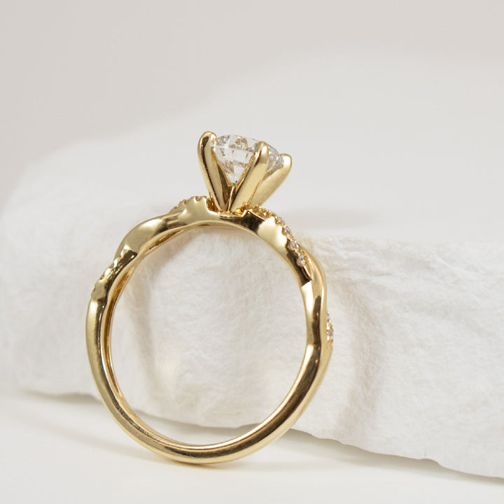 14KY Canadian Diamond Twist Ring