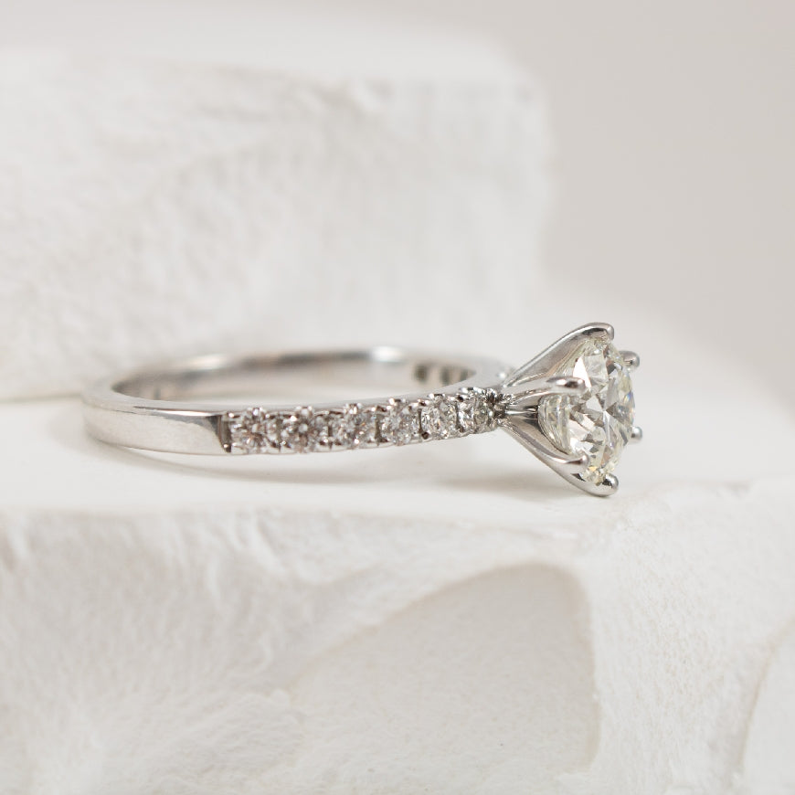 14KW Forevermark 6 Claw Engagement Ring