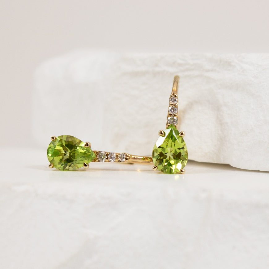 10KY Pear Shaped Peridot & Diamond Earrings
10K Yellow Gold Peridot & Natural Diamond Earrings
0.07 Total Natural Diamond Weight
Earring Closure Leverback