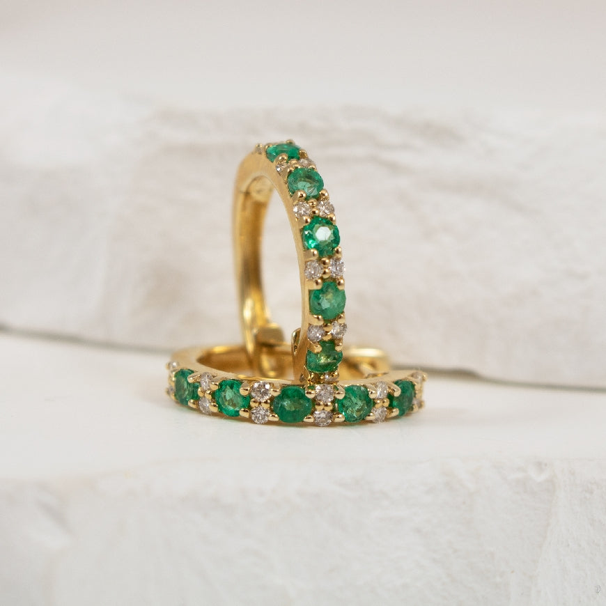 10KY Classic Style Emerald & Diamond Hoop Earrings
10K Yellow Gold Emerald & Diamond Hoop Earrings
0.15 Total Natural Diamonds
Earring Closure Huggie Hoop