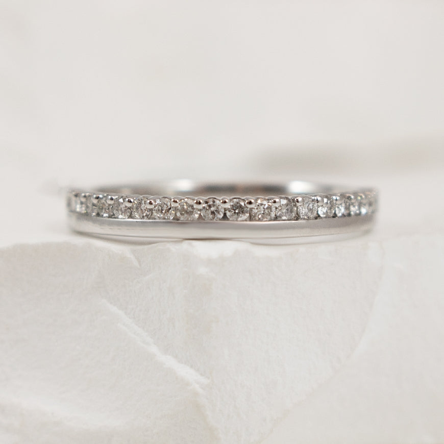 14KW 0.25CT Split Diamond Band
14K White Gold Natural Diamond Band
0.25 Total Natural Diamond Weight I1-2 Clarity, HI Colour
Finger Size 6.75