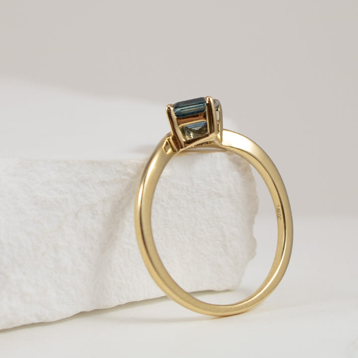 14KY Montana Sapphire Chevron Ring