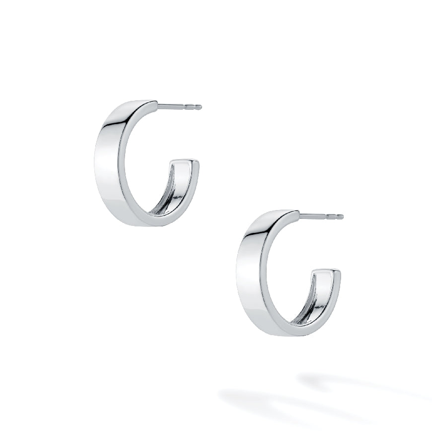 SS Birks 'Essentials' 15mm Hoop Earrings
Sterling Silver Birks 'Essentials' Hoop Earrings
15mm Diameter
Earring Closure Post with Butterfly Back