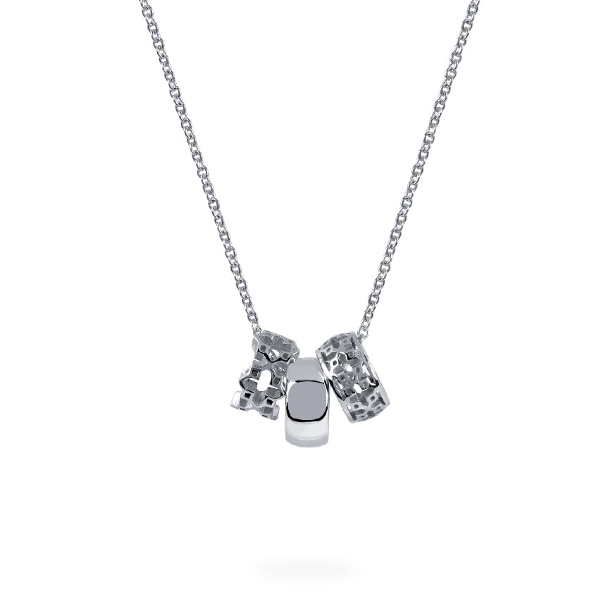 SS Birks 'Dare to Dream' Three Ring Necklace
Sterling Silver Birks 'Dare to Dream' Three Ring Necklace
Chain Length 18' (Adjustable)