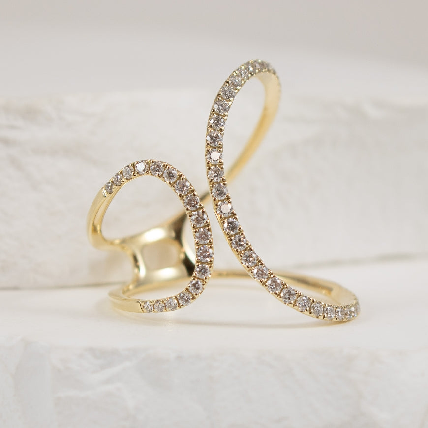 14KY S.Kashi Asymmetrical Open Concept Diamond Ring
14K Yellow Gold S.Kashi Natural Diamond Asymmetrical Open Concept Ring
0.39 Carat Total Diamond Weight of SI1-2 Clarity, G-H Colour
Finger Size