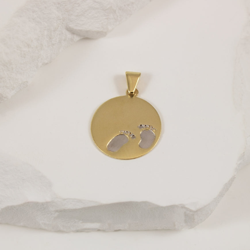 10KY/W Footprints Engravable Pendant
10K Yellow & White Gold Footprints Pendant
14mm Diameter
1.03 Grams
