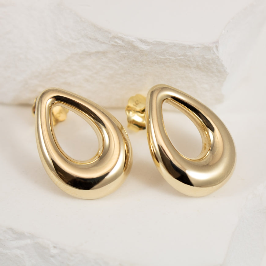 14KY Puffy Open Teardrop Stud Earrings
14K Yellow Gold Puffy Open Teardrop Stud Earrings
Earring Closure Post with Butterfly Back
2.69 Grams