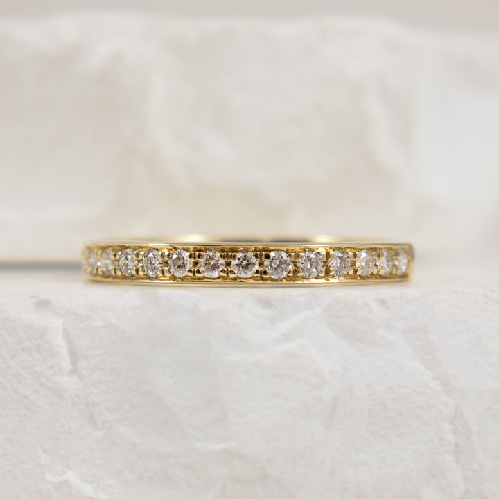 10KY 0.15CT Diamond Bead Set Band                 
10K Yellow Gold Natural Diamond Bead Set Band
0.15 Total Natural Diamond Weight of I1/2 Clarity, HIJ Colour
Finger Size 6.5
