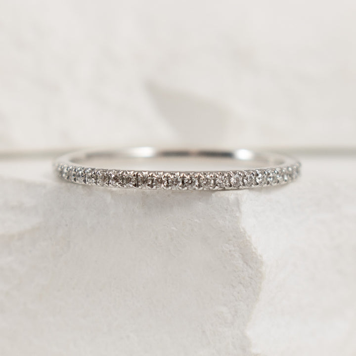 10KW Straight Diamond Band              

10K White Gold Straight Natural Diamond Band

0.10 Total Natural Diamond Weight of I1-2 Clarity, H-J Colour

Finger Size 

