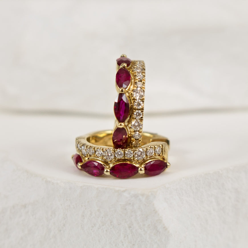 10KY Ruby & Diamond Huggie Hoop Earrings          

10K Yellow Gold Marquise Cut Ruby & Diamond Double Row Huggie Hoop Earrings 

0.15 Total Diamond Weight of SI2-1 Clarity, IJ Colour

Earring Closure Huggie Hoop 