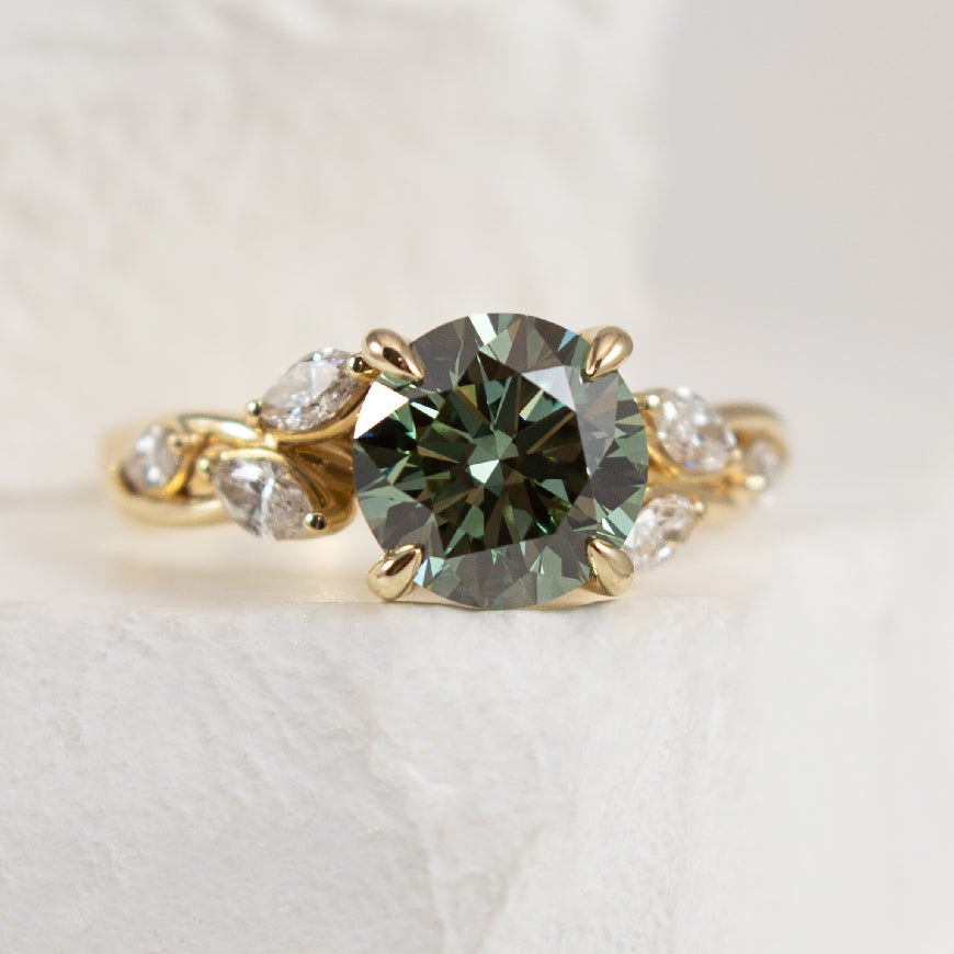 14KY Gabriel & Co. Diamond Engagement Ring           

14 Karat Yellow Gold Gabriel & Co. Fancy Vivid Green Lab Grown & Natural Diamond Vine Engagement Ring 

Center - 2.01 Carat Round Brilliant Cut Lab Grown Diamond of VVS2 Clarity, Fancy Vivid 
