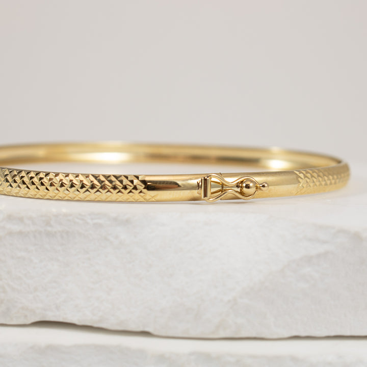 10KY Diamond Cut Flex Bangle