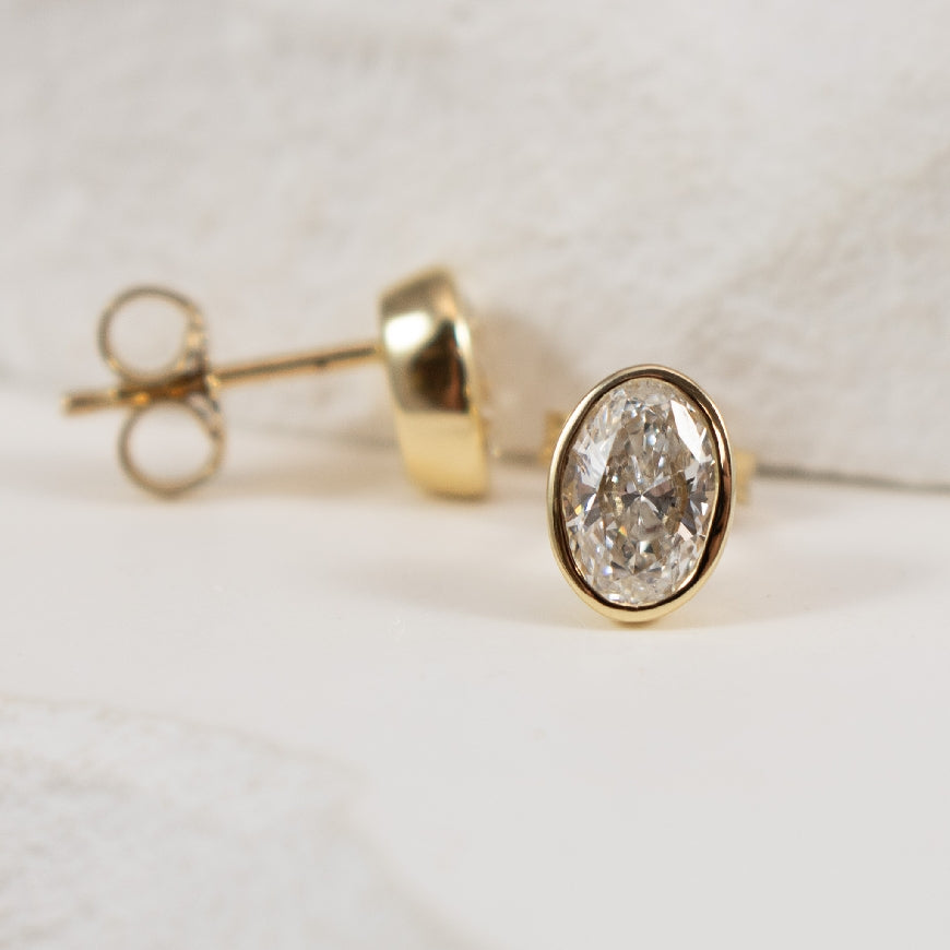 14KY 1.00 Carat Lab Grown Diamond Bezel Earrings

14K Yellow Gold Lab Grown 1.00 Carat Total Diamond Weight Oval Cut Bezel Set Stud Earrings of VVS-VS Clarity, DEF Colour

Posts w. Butterfly Backings

