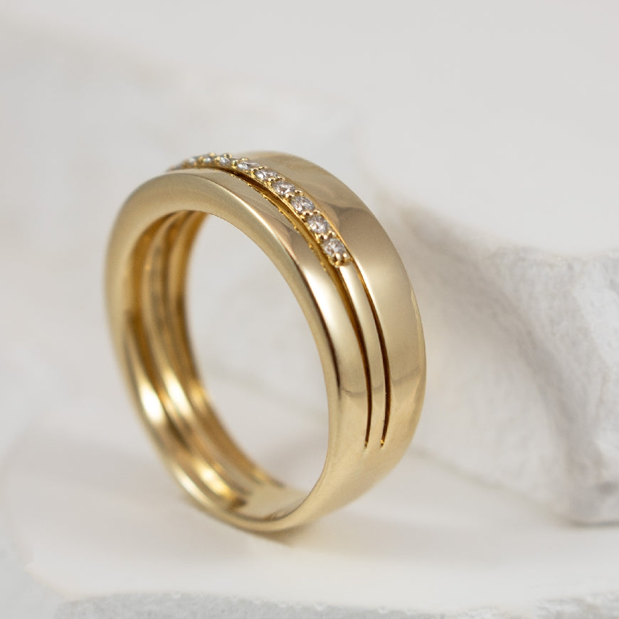 14KY Asymmetrical Tapered Diamond Ring