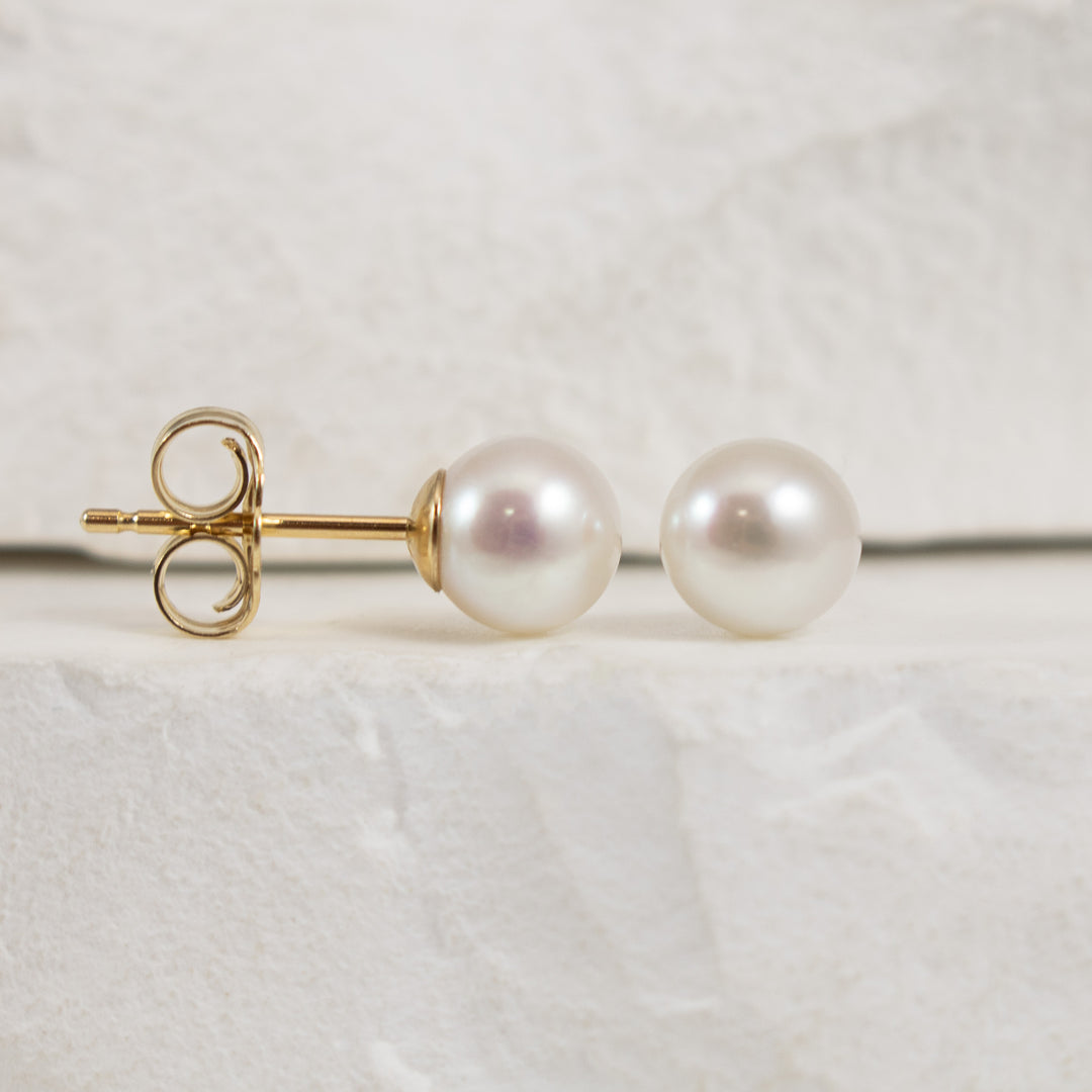 14KY Freshwater Pearl Stud Earrings