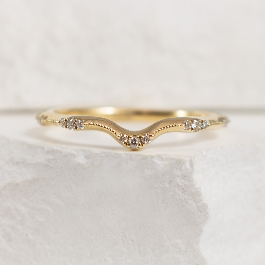 14KY Petite Milgrain Chevron Band

14K Yellow Gold Petite Milgrain Diamond Chevron Band

0.08 Total Natural Diamond Weight

Finger Size 6.5
