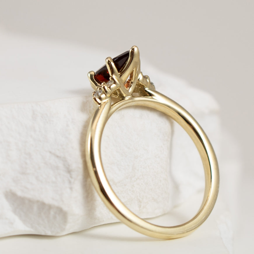 10KY Garnet & Canadian Diamond Marquise Ring