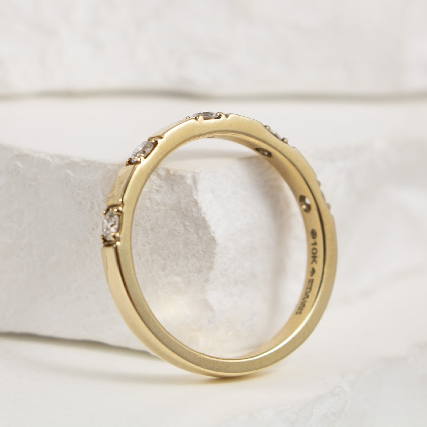 10KY Canadian Diamond & Gold Bar Band