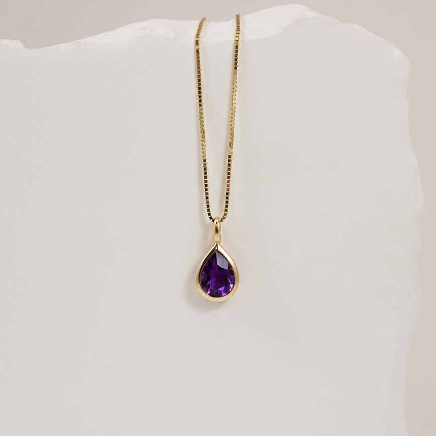 14KY Modern Pear Shaped Amethyst Bezel Necklace   

14K Yellow Gold Pear Shaped Amethyst Bezel Necklace

8x6 Natural Pear Shaped Amethyst

Chain Length 18'

