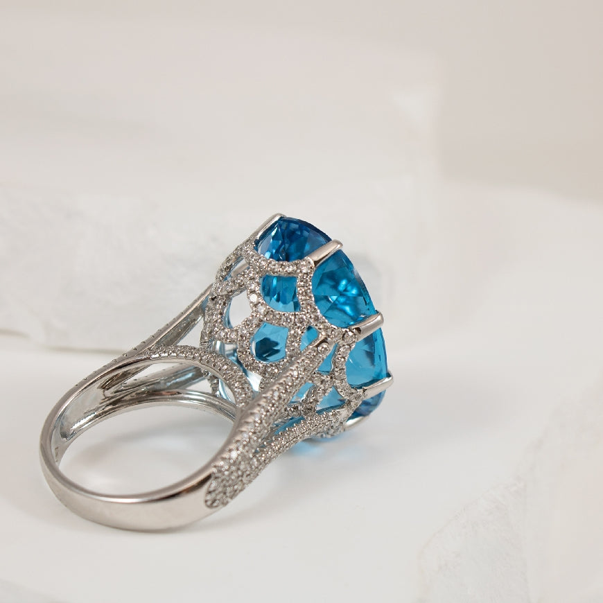 18KW 34.31CT Oval Cut Blue Topaz & Diamond Ring