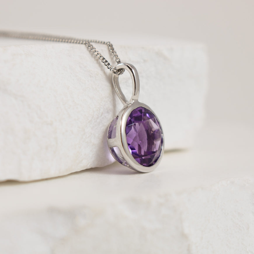 10KW 8MM Round Cut Bezel Set Amethyst Necklace