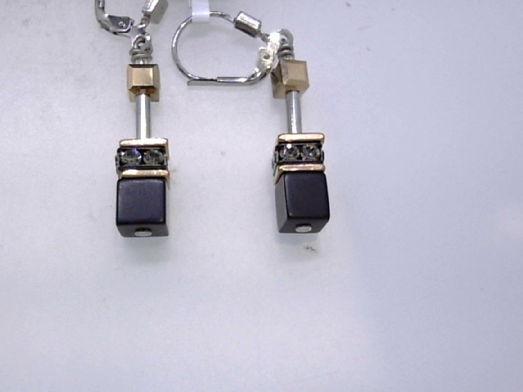 Coeur De Lion SS Black & Rose Geo Cube Earrings   

Coeur De Lion Sterling Silver Black & Rose Geo Cube Earrings

Earring Closure Leverback

