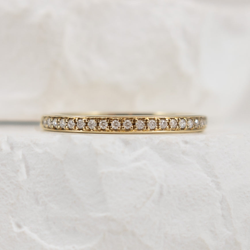 10KY 0.10CT Diamond Bead Set Band                 

10K Yellow Gold Natural Diamond Bead Set Band

0.10 Total Natural Diamond Weight of I2 Clarity, GH Colour

Finger Size 6.5

