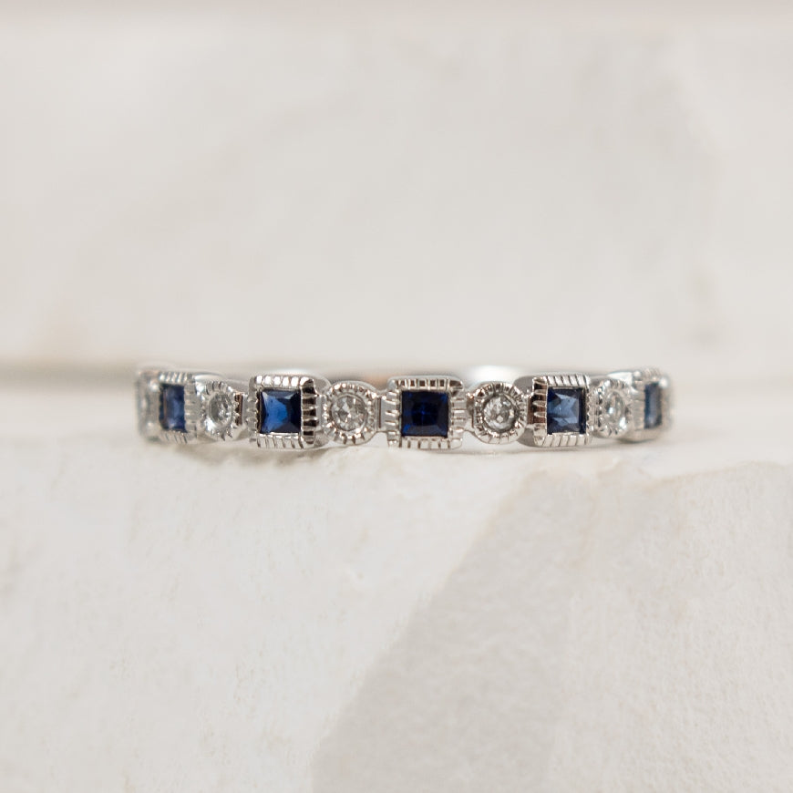 10K White Gold Sapphire & Diamond Vintage Insipired Bezel Set Ring 

Finger Size 7 

