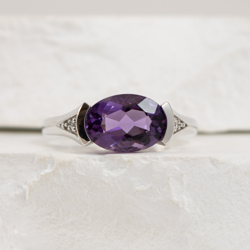 10KW Large Amethyst & Diamond Ring                

10K White Gold Large Amethyst & Diamond Ring

Oval Cut Amethyst 

0.03 Total Natural Diamond Weight 

Finger Size 7

