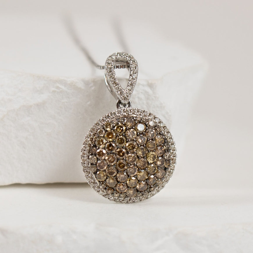 14K White Gold Natural Chocolate Diamond Necklace 

0.73 Total Natural Chocolate Diamond Weight 
0.86 Total Natural Diamond Weight 

Chain Length 

