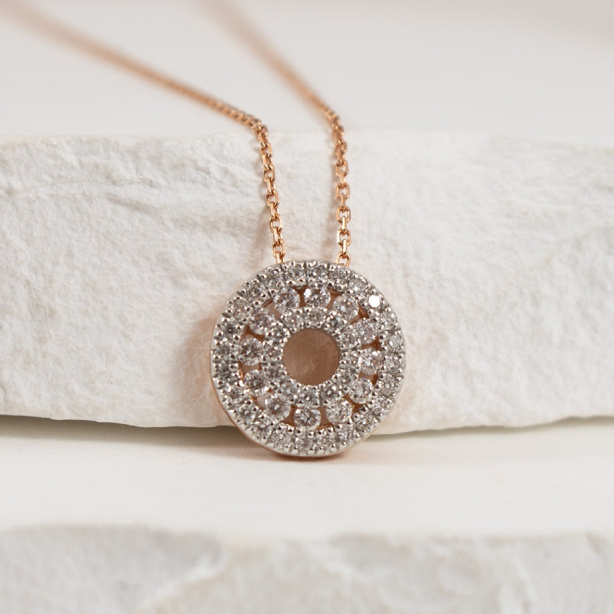 14KR Diamond Circle Necklace                      

14K Rose Gold Natural Diamond Circle Necklace    

0.34 Total Natural Diamond Weight 

Chain Length 17' (Adjustable) 

