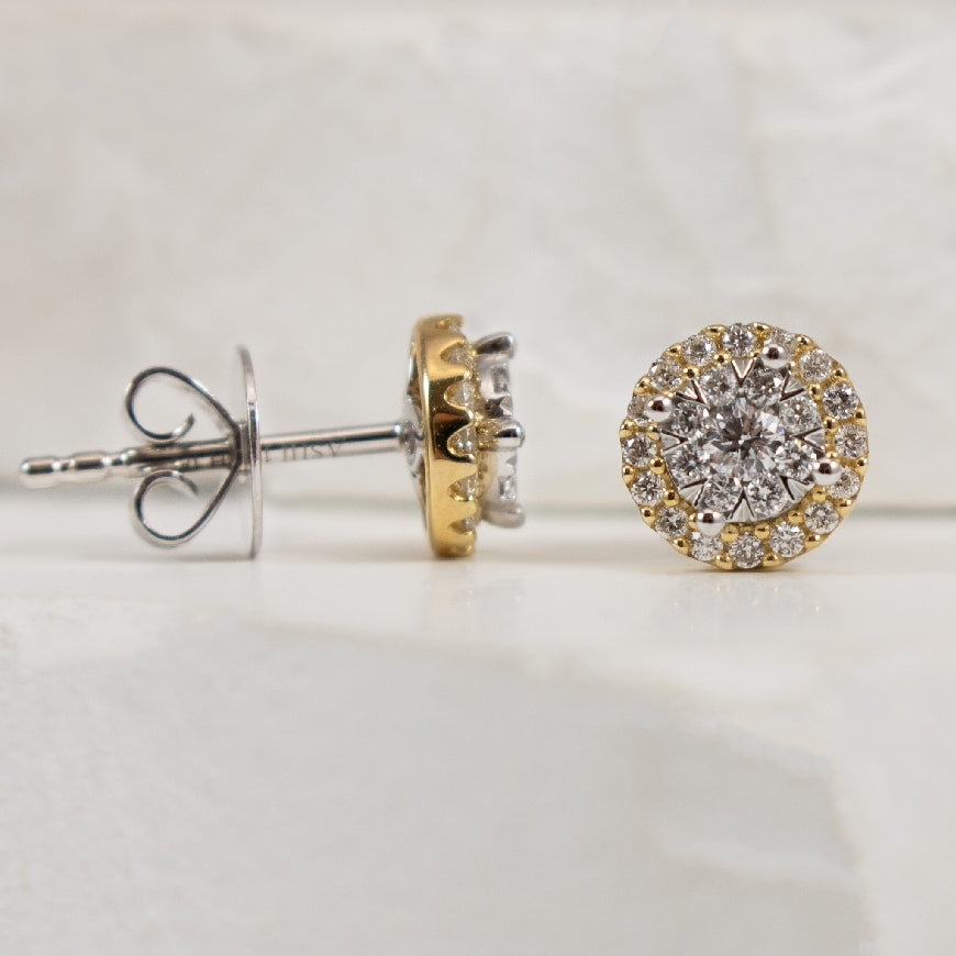 14KY Lovebright Diamond Halo Earrings             

14K Yellow Gold Lovebright Natural Diamond Halo Earrings

0.35 Total Natural Diamond Weight SI Clarity, GH Colour

Earring Closure Post with Butterfly Back 
