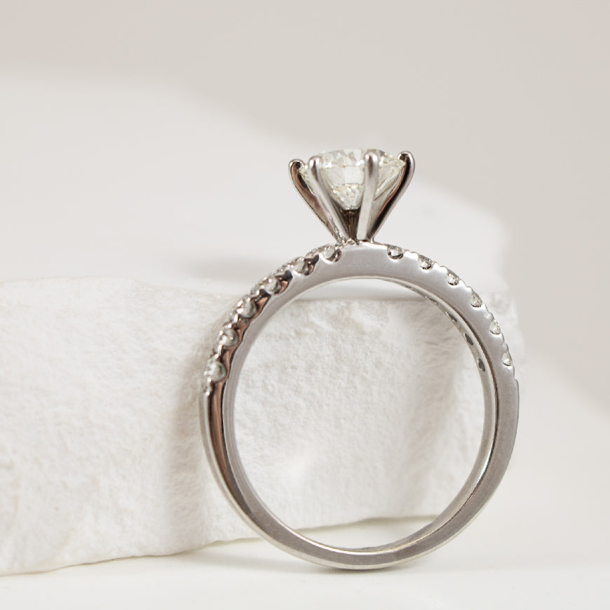 14KW Forevermark 6 Claw Engagement Ring