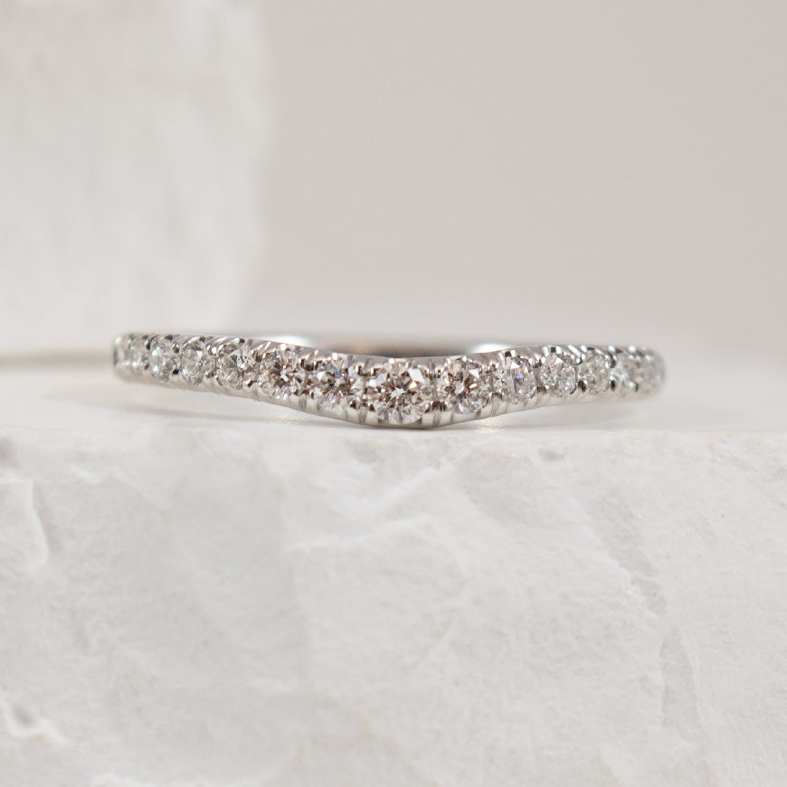 14KW DIAMOND CURVED FRENCH PAVE BAND 
SI2+ GH 0.26TDW 
S1312969