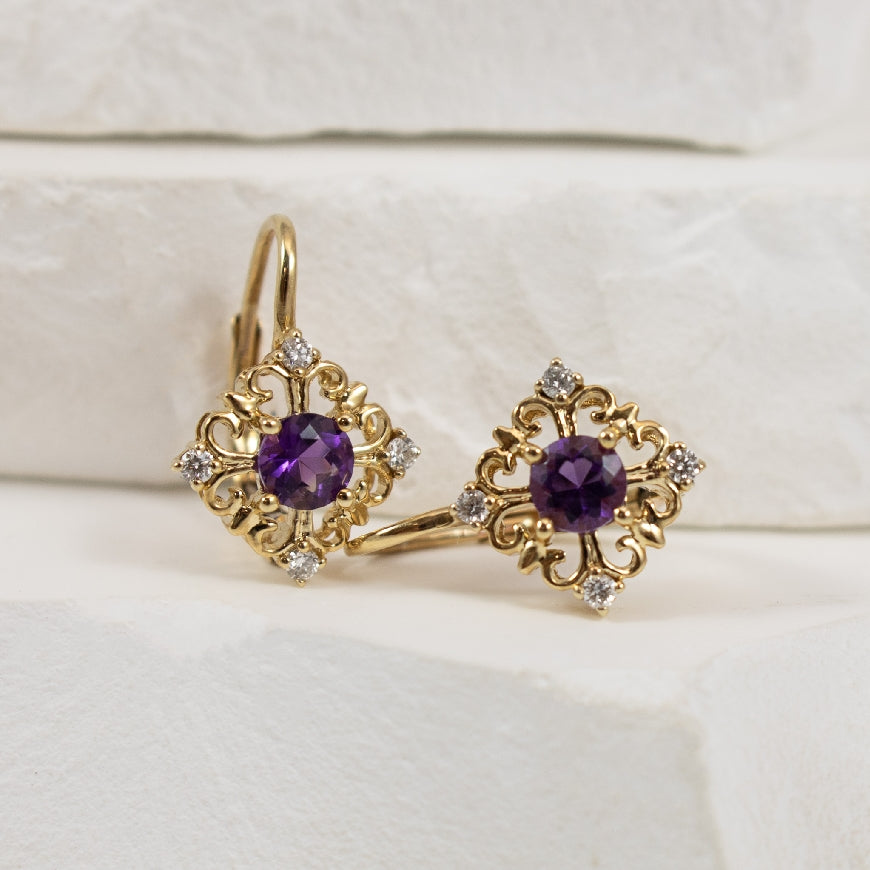 10KY Vintage Style Amethyst & Diamond Earrings      

10K Yellow Gold Amethyst & Natural Diamond Earrings

0.10 Total Natural Diamond Weight

Earring Closure Leverback
