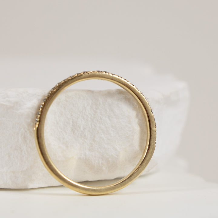 10KY 0.10CT Straight Diamond Band