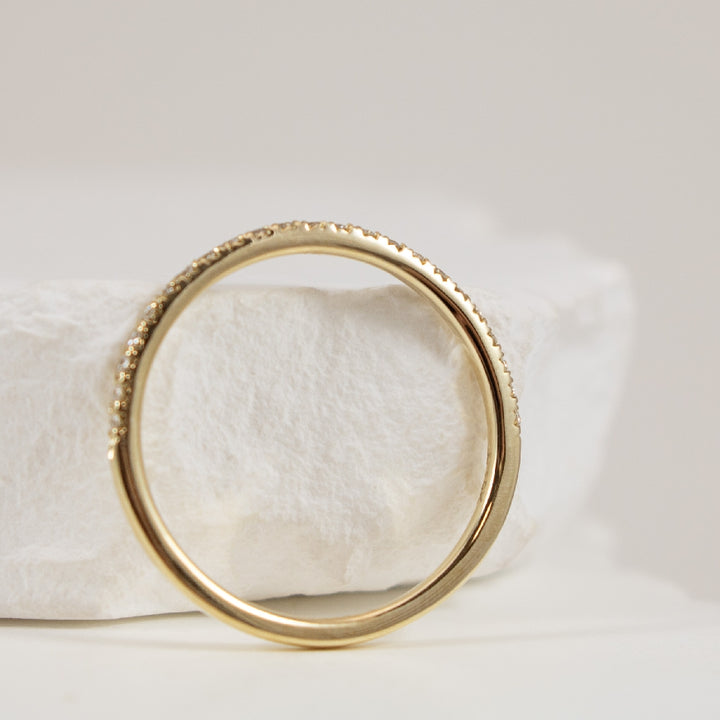 10KY 0.15CT Straight Diamond Band