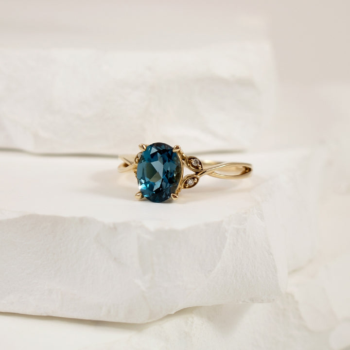 10KY Vintage Style London Blue Topaz&Diamond Ring

10K Yellow Gold London Blue Topaz & Natural Diamond Ring

8x5mm Natural Oval Cut Blue Topaz
0.02 Total Natural Diamond Weight

Finger Size 6.5
