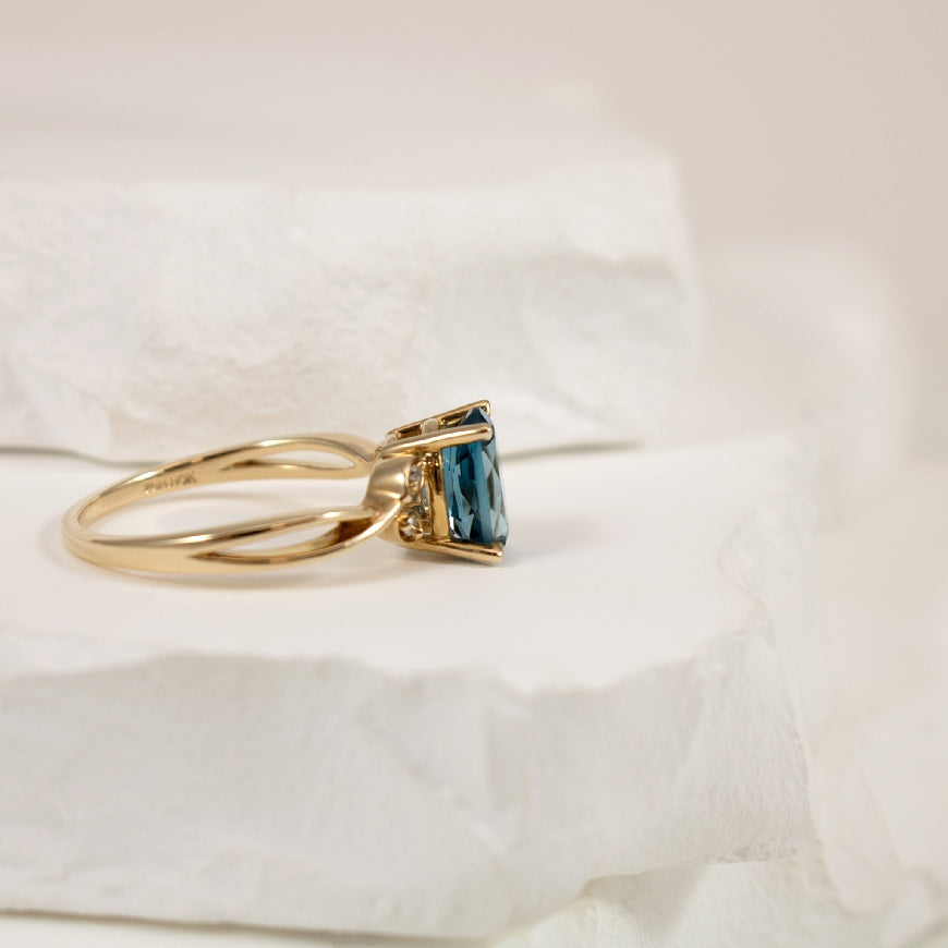 10KY Vintage Style London Blue Topaz & Diamond Ring