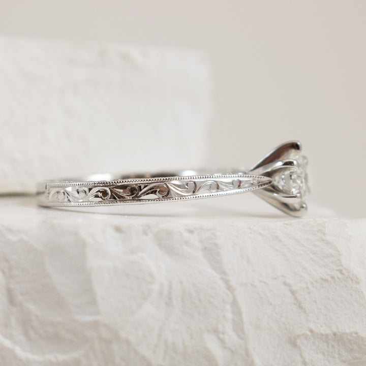 14KW Vintage Style 6 Claw Diamond Engagement Ring