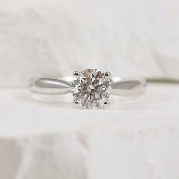 14KW Gabriel & Co 1.01CT Diamond Engagement Ring  

14K White Gold Gabriel & Co. Natural Diamond Round Brilliant Cut Solitaire Engagement Ring 

Center Diamond - 1.01CT Round Brilliant Cut Natural Diamond of
SI2 Clarity, G Colour, Excellent/ Ver