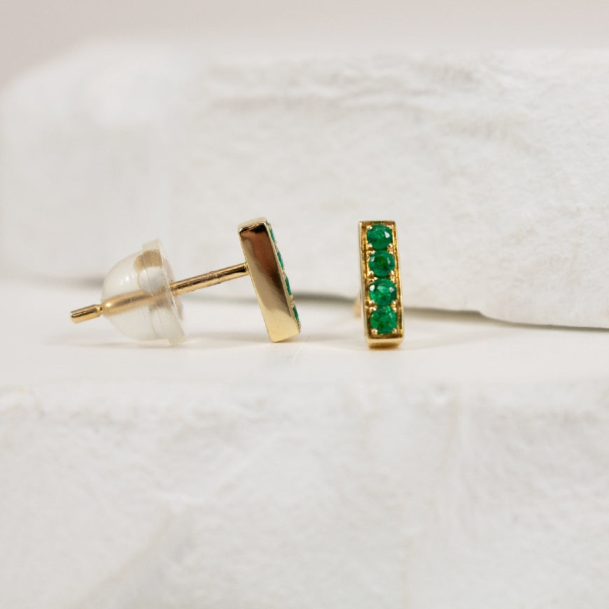 14KY Petite Modern Emerald Bar Earrings             

14K Yellow Gold Emerald Bar Earrings

0.11 Total Natural Emeralds

Earring Closure Post with Silicone Back


