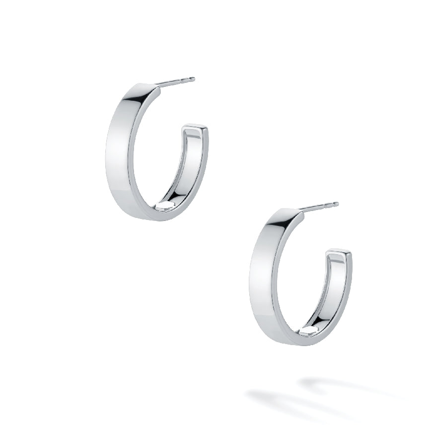 SS Birks 'Essentials' 20mm Hoop Earrings

Sterling Silver Birks 'Essentials' Hoop Earrings

20mm Diameter

Earring Closure Post with Butterfly Back

